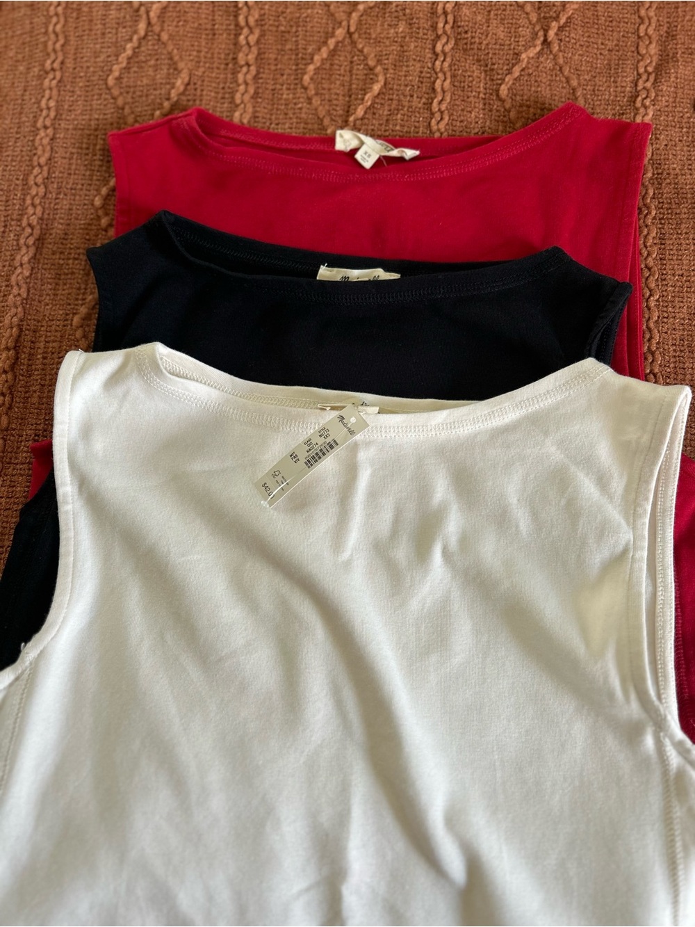 Madewell BUNDLE 3 Sleeveless Boatneck Side Slit Tees Red Black Cream - Sz XS/XXS